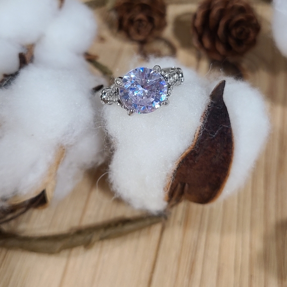 🩶🩶NEW🩶🩶 STUNNING!! Vintage 2.5kt Round CZ Ring in SILVER Plating - Picture 12 of 16